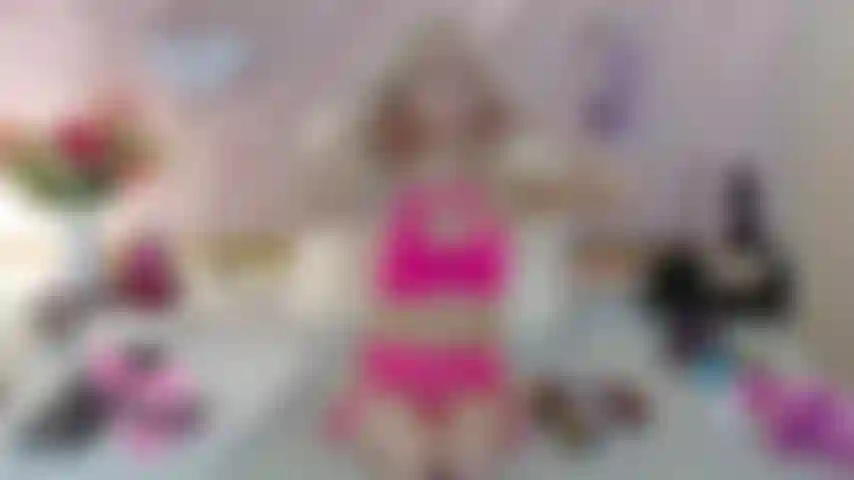 Je baise en talons - sophia sinclaire se sent sexy en portant uniquement des chaussures à bout ouvert - 4k mp4.