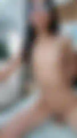 J'aime chevaucher mon gode jusqu'à ce que tu jouisses.