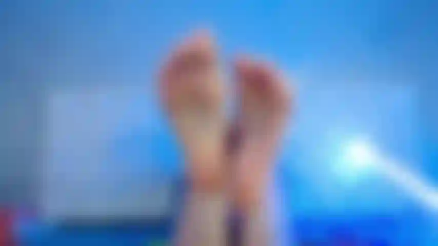 Montre-moi un footjob.