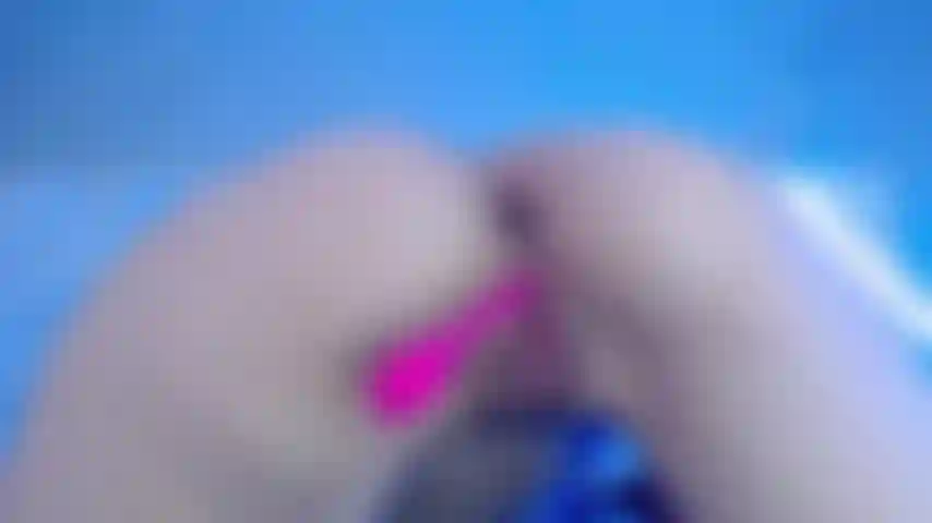 Mon connard et je joue à la chatte.