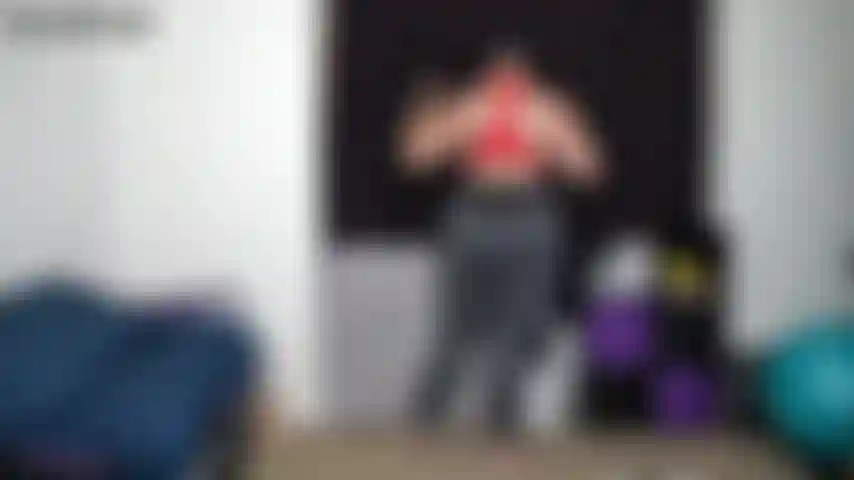 Dominatrice colocataire joi tease- je te surprends à regarder mon cul et te fais sortir ta bite pour me caresser. Tu dois rompre avec ton fiancé pour pouvoir m'adorer tous les jours. Mets-toi à genoux. Je frotte ma chatte, maintenant je jouis exactement quand je te le dis !