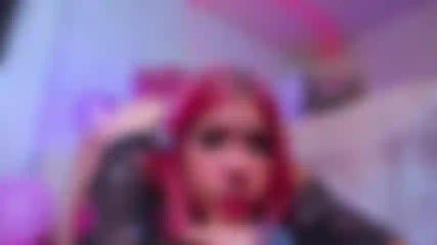 Tight hole aime s'amuser...