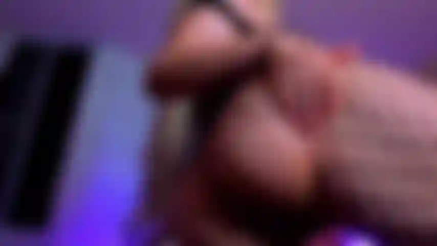 Blonde mich détruit le nid de poisson pt.1.