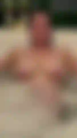 Douche · bain — eau chaude, bulles et moi. Un court et doux bain ensemble avant de dormir. #Douche #nue #mature.