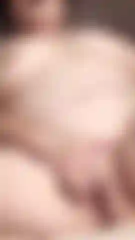 Finishing off the evening with an arousing pussy rub and moaning.