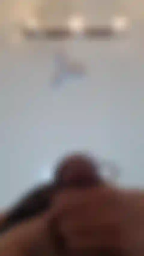 Laisse-moi faire une vue faciale de mon sperme en toi ma salope !