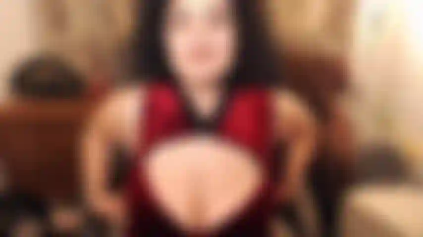 Ryan michael, j'adore être votre dépanneuse mature. Elle est jeune, elle est belle, elle a tout sexy, pourtant elle ne pourra jamais être moi ! Quand je suis là, elle n'aura pas de relations sexuelles. Ta bite et ton sperme m'appartiennent :).