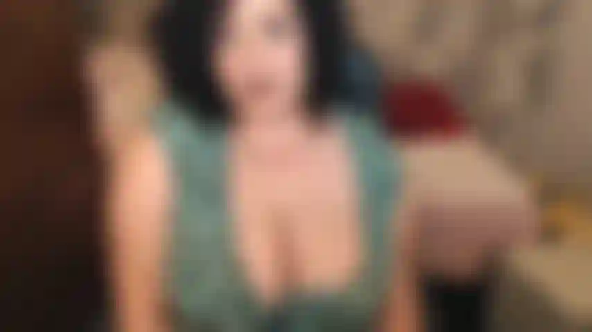 Enseignante/étudiante rp. Je t'ai surpris en train de caresser ta bbc sous le bureau pendant mon cours et j'ai décidé de t'appeler là-dessus et de saisir ce qui m'appartient. Dans mon bureau, après les heures, séduire, sucer, baiser des seins, baiser. L'éjaculation est allée sur mon visage et mes seins.