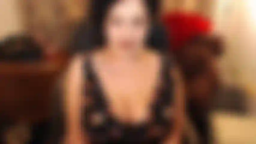 Si tu n'as jamais passé de temps avec moi, si tu te sens intimidée par moi, regarde ce que je cherche et fais pour notre premier "rendez-vous". Non, je ne te mordrai pas, je te séduirai, te sucerai, te baiserai et quoi que ce soit lol n'aie pas peur ! Tu peux être timide, je vais aider :).