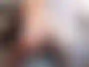 Appréciant et adorant la bbc, me déshabillant, taquinant les pieds, orteils rouges délicieux, pliant et exposant mon trou du cul poilu, allongé sur le dos pour qu'il souffle ses graines sur tout mon corps. Bbc rock :).