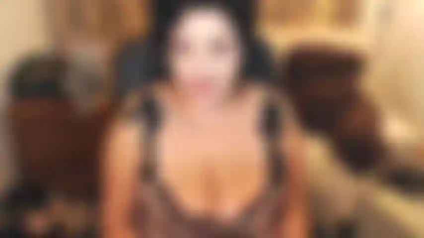 Le jeu de rôle est un autre animal érotique :) la mère de mon meilleur ami est l'une de mes préférées. C'est à cela que sert l'exclusivité : intimité, attention personnalisée, jeux d'esprit, sexualité, partage d'émotions, tension sexuelle et une bonne baise lente jusqu'à ce que les deux jouissent. Yumm mmmm.