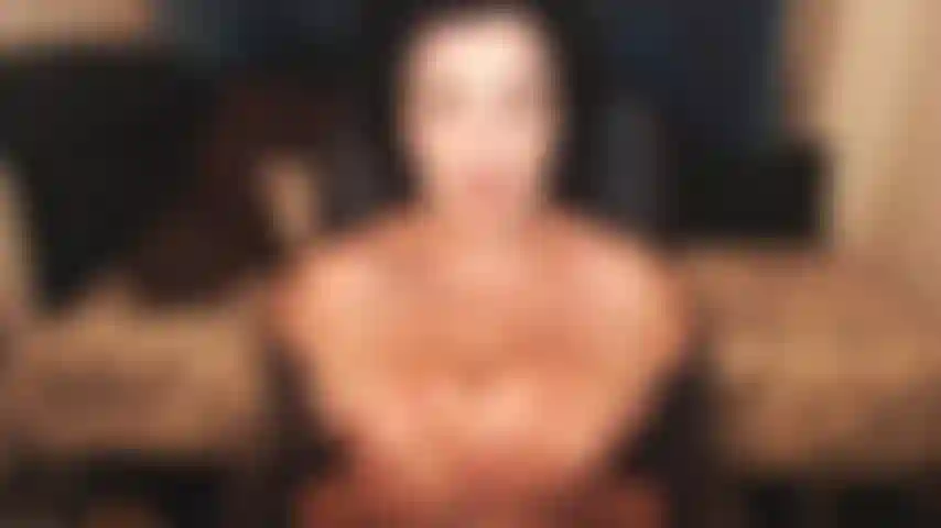 Deux orgasmes si tu me donnes le temps, fais-moi des câlins, baise-moi comme je veux. À mon tour je te laisserai me nourrir de ton sperme, bouche, facial, à l'intérieur, c'est à toi de jouer mec ! Lp.