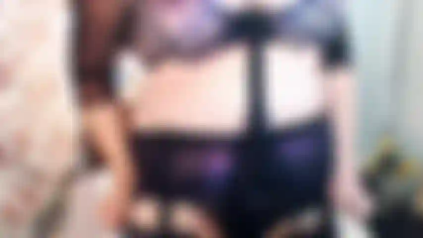 Jetez un œil à mon nouvel ensemble de lingerie violette et sexy pour que vous sachiez quoi demander :) joi (secousses d'instructions), joe (secousses d'encouragement), seins nus, crachats, propos cochons et mon ahh si jolie affronter.