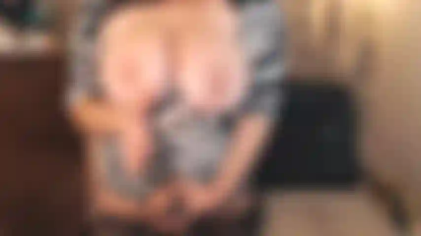 J'aime mes petites salopes en herbe. Besoin d'être formée ? Rejoins-moi, j'ai un 10 pouces rien que pour toi.