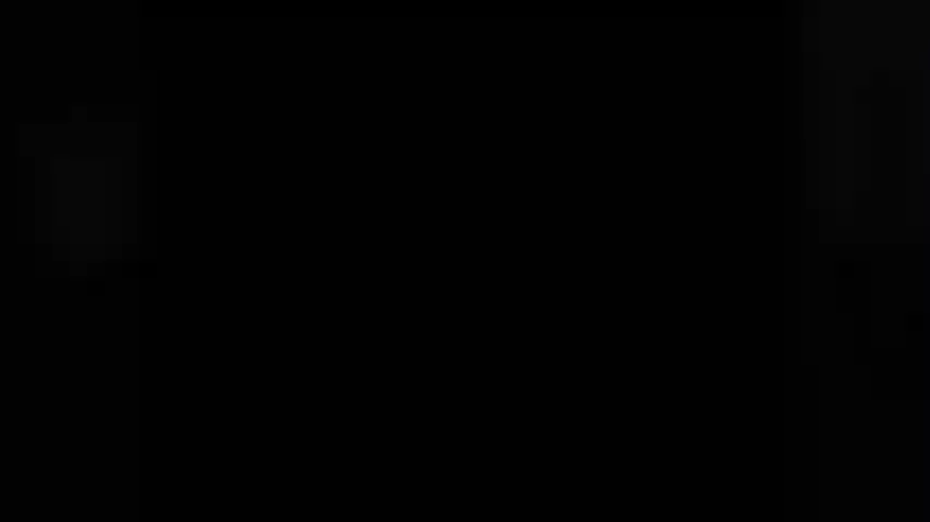 4. Taquine le cul avec des propos sales (hors spectacle).