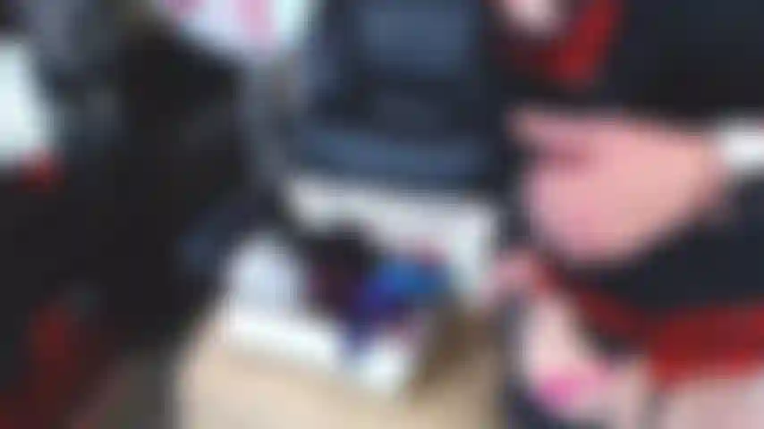 127. Belle-mère en culotte de satin taquine jusqu'à ce que tu jouisses.