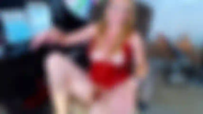 102. Suce cette bite pour moi.