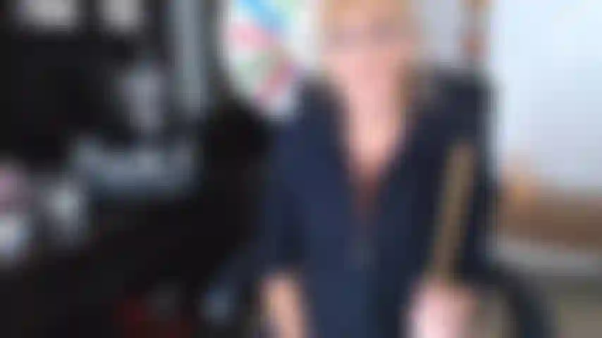 129. Le professeur te fait baiser pour passer.