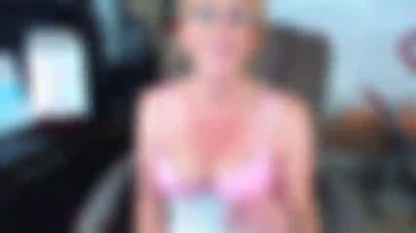 56. Pas de chatte pour toi à cause de ta bite pathétique.