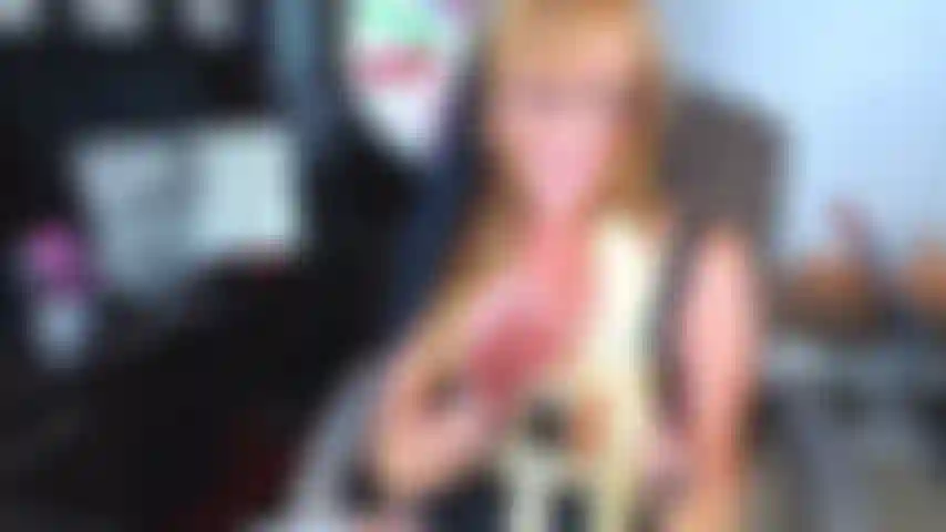 96. Sister summer lèche et mange une banane pour toi.