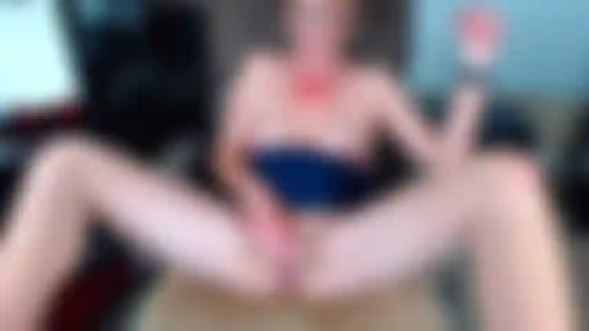 73. Fun gs avec des glaçons et un vibromasseur. J'ai 3 orgasmes, le dernier est un jaillissement !