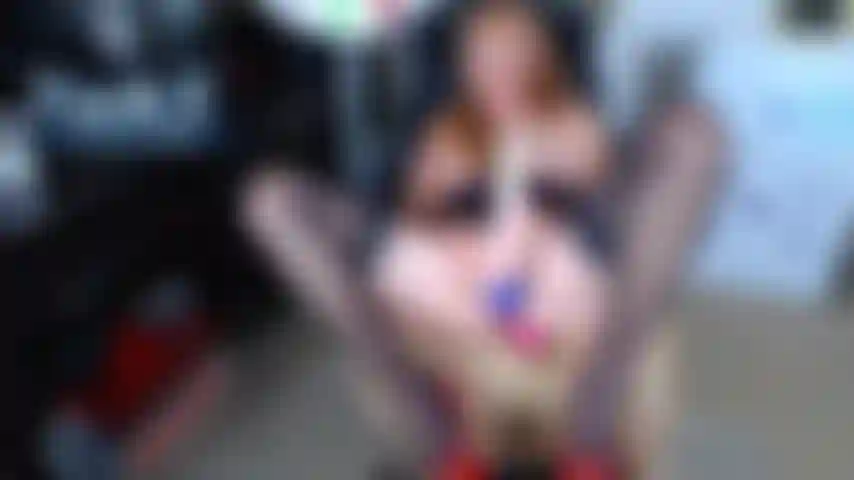 134. Hitachi, des bas, des talons, qui te font frissonner.