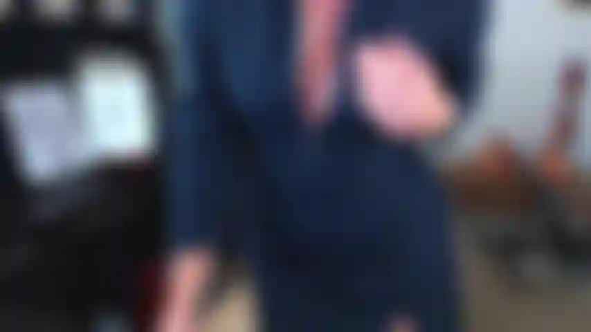 1. Taquine en costume sexy (enregistrement d'une émission privée).