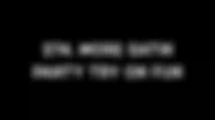 274. Essayez plus de culottes en satin pour vous amuser.