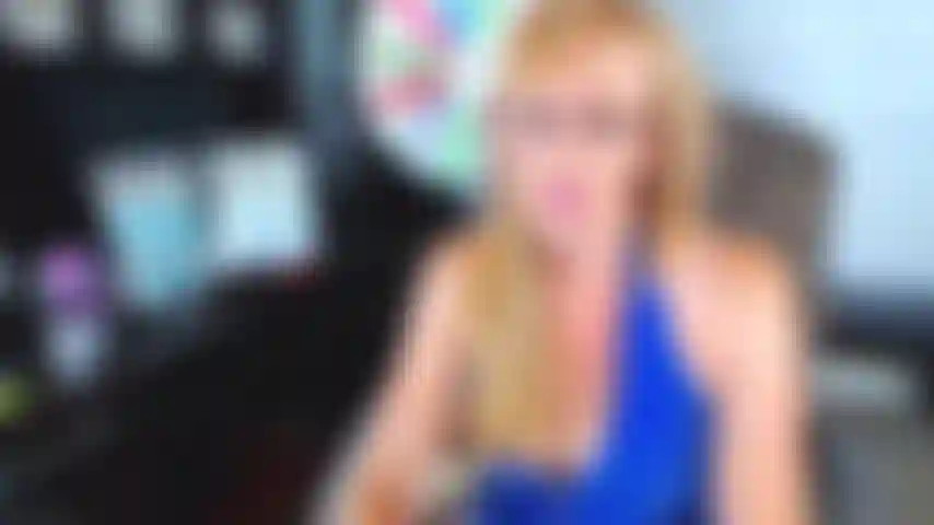 107. La salope sugarbaby parle de mon trou du cul avec l'ami de son fils.