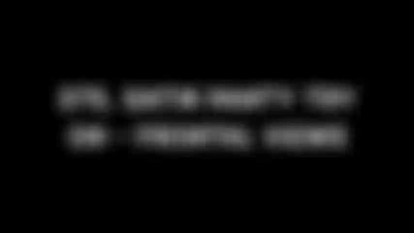 275. J'essaye une culotte en satin - vues de face.