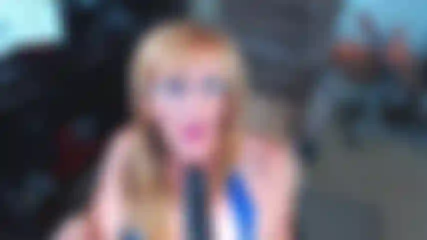 21. Un gode pov bbc suce avec des seins et des paroles cochonnes.