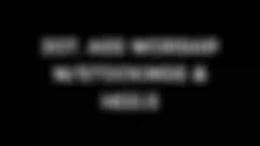 207. Adorant le cul avec des bas et des talons.