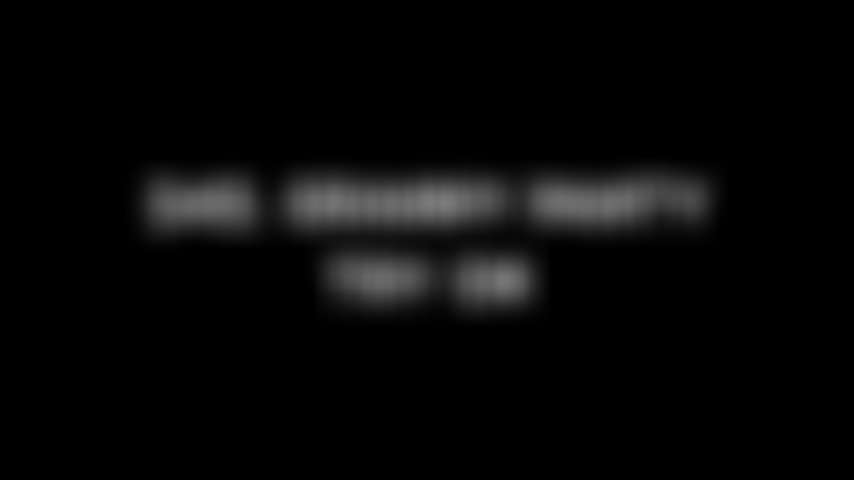 342. Mamie essaie des culottes.