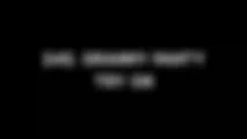 342. Mamie essaie des culottes.