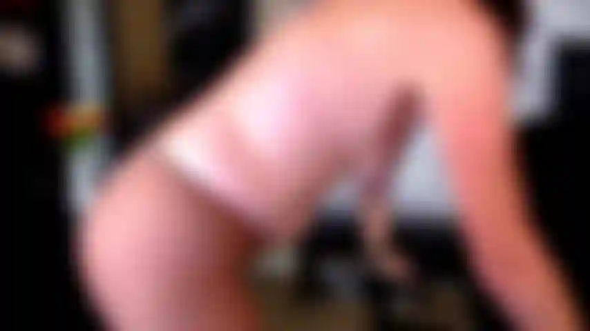 184. Des collants et une baguette magique.