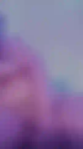 Une cow-girl qui chevauche avec mes gros seins qui rebondissent.