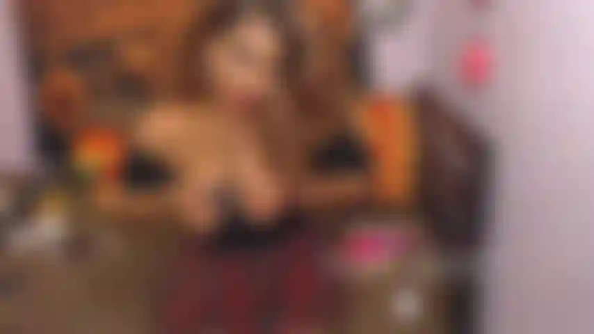 Nouvelle vidéo de branlette espagnole, j'espère que vous apprécierez, j'ai ajouté de l'huile à la fin pour encore plus de plaisir.