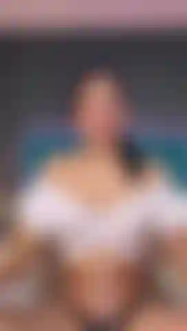 Un jeu excitant avec mes doigts dans ma chatte, ça m'excite de le faire quand je suis très excitée.