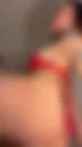 Hola bb ! Quieres jugar conmigo?