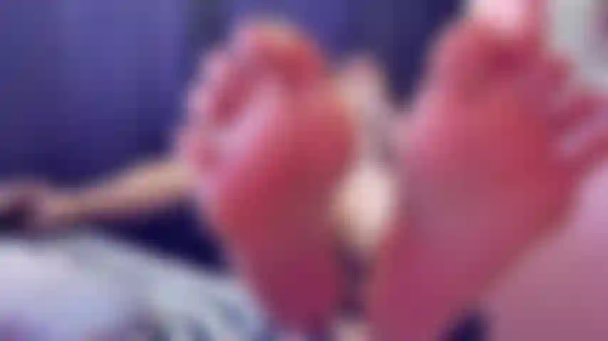 234, Adorez ces pieds de milf sexy, un avant-goût de mon dirty talk et de mes pieds matures dans votre visage.