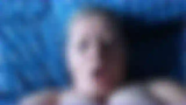 77. Voyez mes seins en angle pov pendant que je suis sur vous, regardez comme mes énormes seins naturels de milf mature rebondissent et tremblent pendant que je chevauche votre bite.Vidéo torride pour les amateurs de seins naturels.