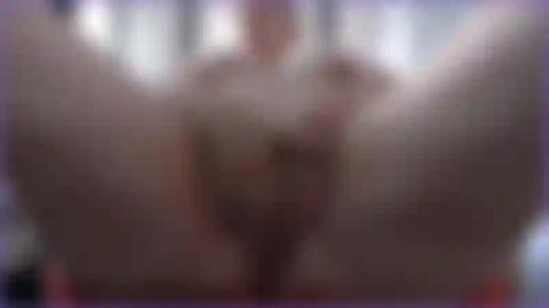 42. Je me suis sentie excitée ce matin et j'ai décidé de me doigter ma petite chatte serrée et de frotter mon clitoris sensible nue sous un angle chaud en pov avec écartement également dans cette vidéo.