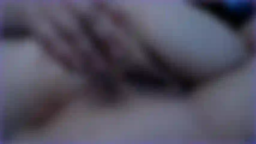 Mon petit trou du cul serré de près. Voyez-moi m'écarter et vous montrer de près mon petit trou du cul serré.