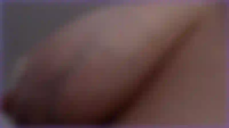109. Dans cette vidéo je vous montre mes gros seins matures et sexy sous un angle torride, vous voulez que je sois sur vous pendant que je chevauche cette bite en voyant ça ? Un tease sexy pour vous :).