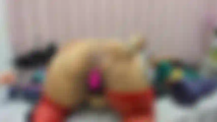 Un pet anal avec une grosse bite noire.