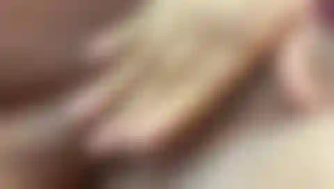 Me frotte la chatte.