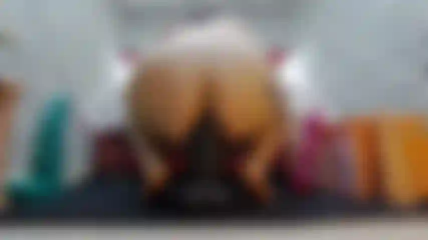 Anal énorme bbc! 23 Inch inside deep !