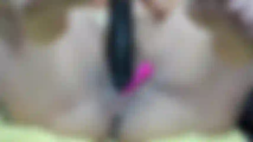 Feeet et une chatte super humide prenant la bbc.