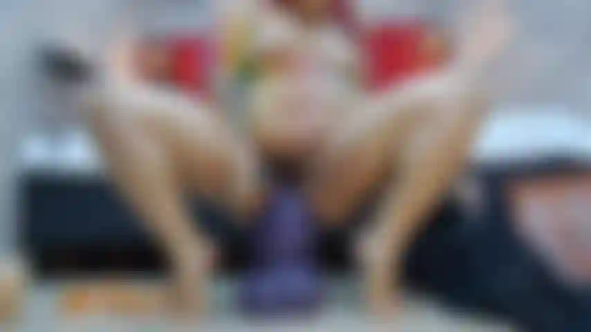 Violet énorme jouet anal !! Super anale !!!!