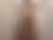 Mon gros corps gras s'agite si bien qu'il vous rendra dur en une seconde, asseyez-vous et frottez votre bite pendant que je la secoue pour vous.